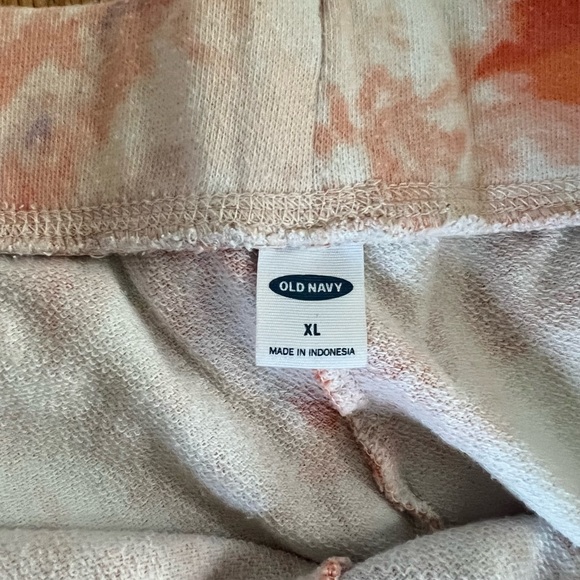 Old navy pocketed drawstring lounge shorts! - Picture 10 of 10